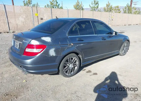2011 Mercedes-Benz C 300 Luxury 4Matic/Sport 4Matic из США, поврежденный, VIN WDDGF8BB5BF540430